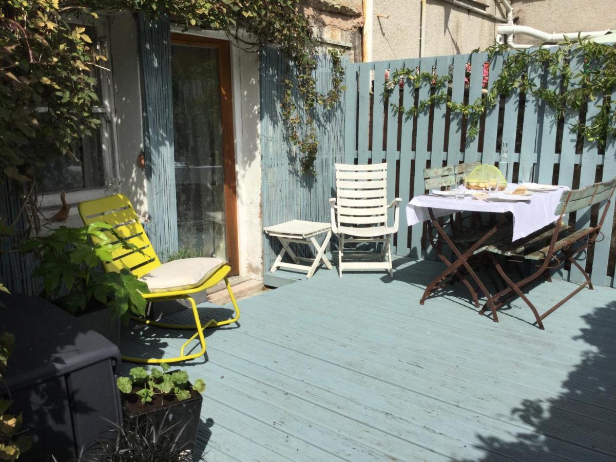 Garden Flat 1 Bed & Breakfast Ландъндо Екстериор снимка